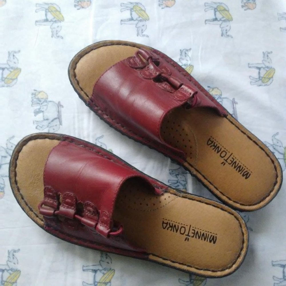 Minnetonka Gilly Slide Girl  Leather Sandal